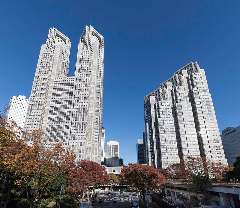 東京都庁の第一本庁舎と第二本庁舎